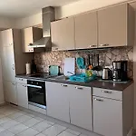 Kreatives Wohnen Unter Reet Ruhig Und Doch Zentral *