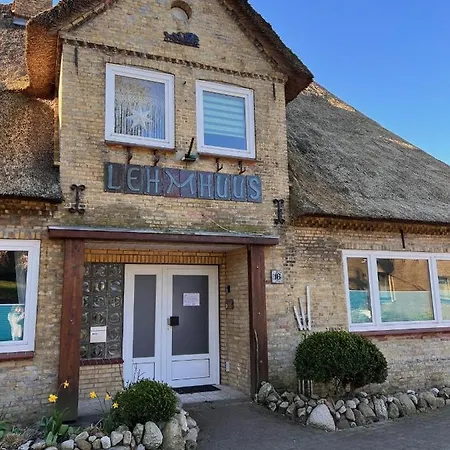 Kreatives Wohnen Unter Reet Ruhig Und Doch Zentral Appartement *