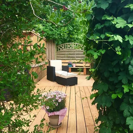 Kreatives Wohnen Unter Reet Ruhig Und Doch Zentral * Schwabstedt