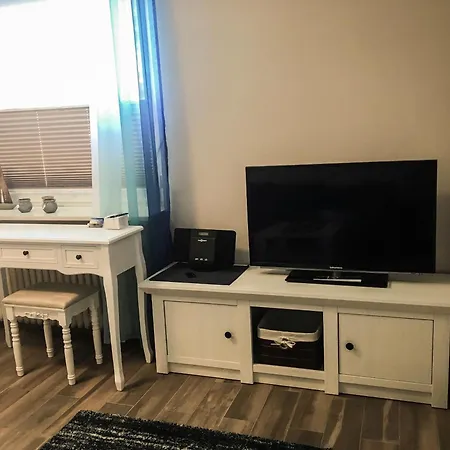 Kreatives Wohnen Unter Reet Ruhig Und Doch Zentral Appartement Schwabstedt